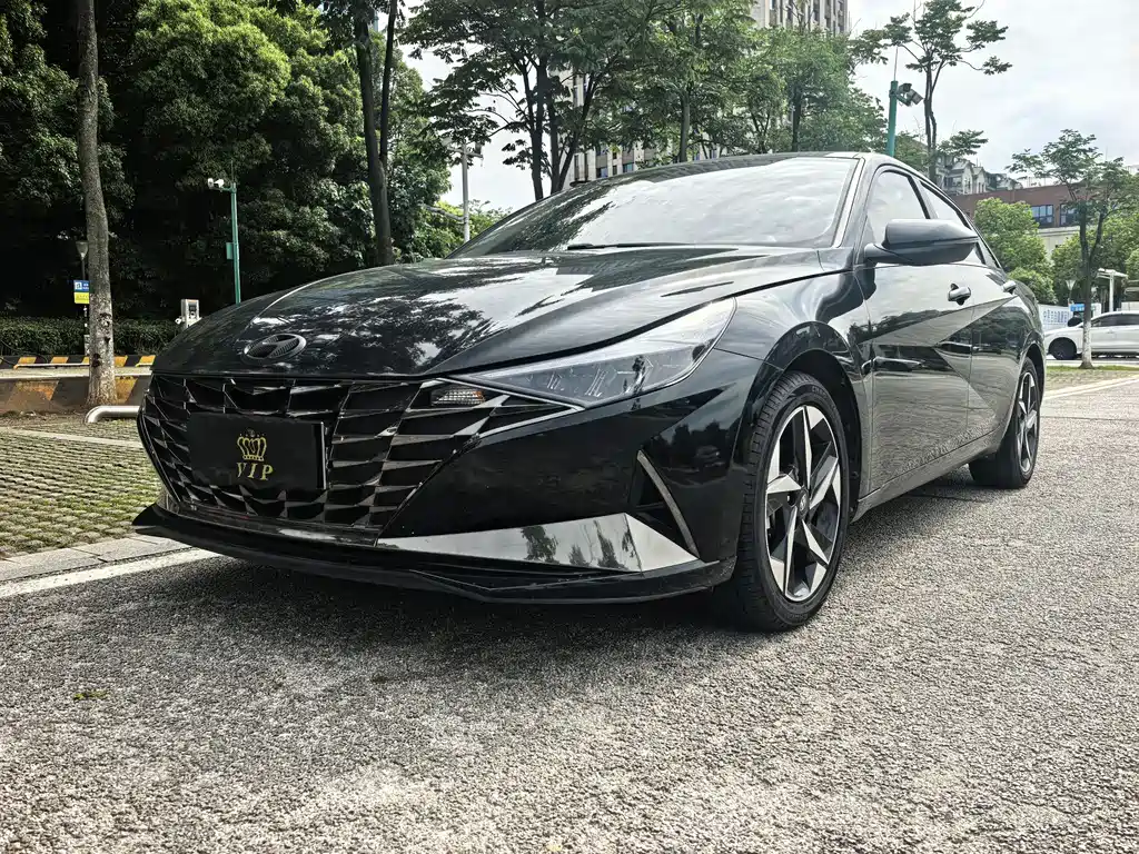 Hyundai Elantra 2022