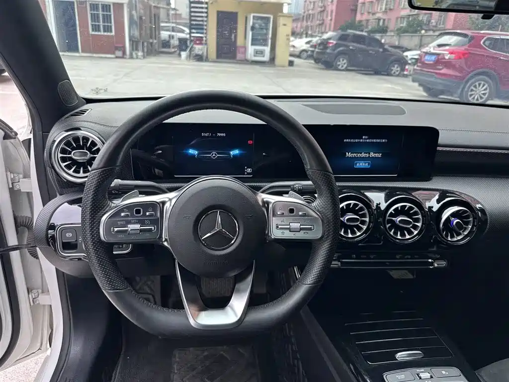 Mercedes-Benz A-Class 2019 — фото 7