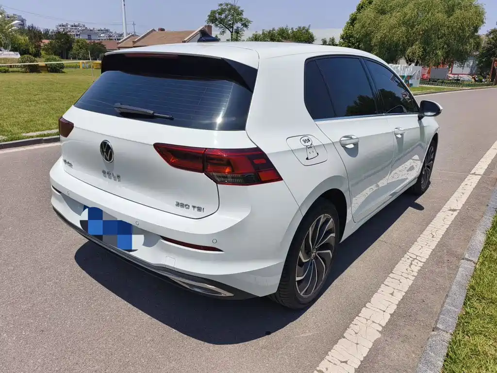 Volkswagen Golf 2024