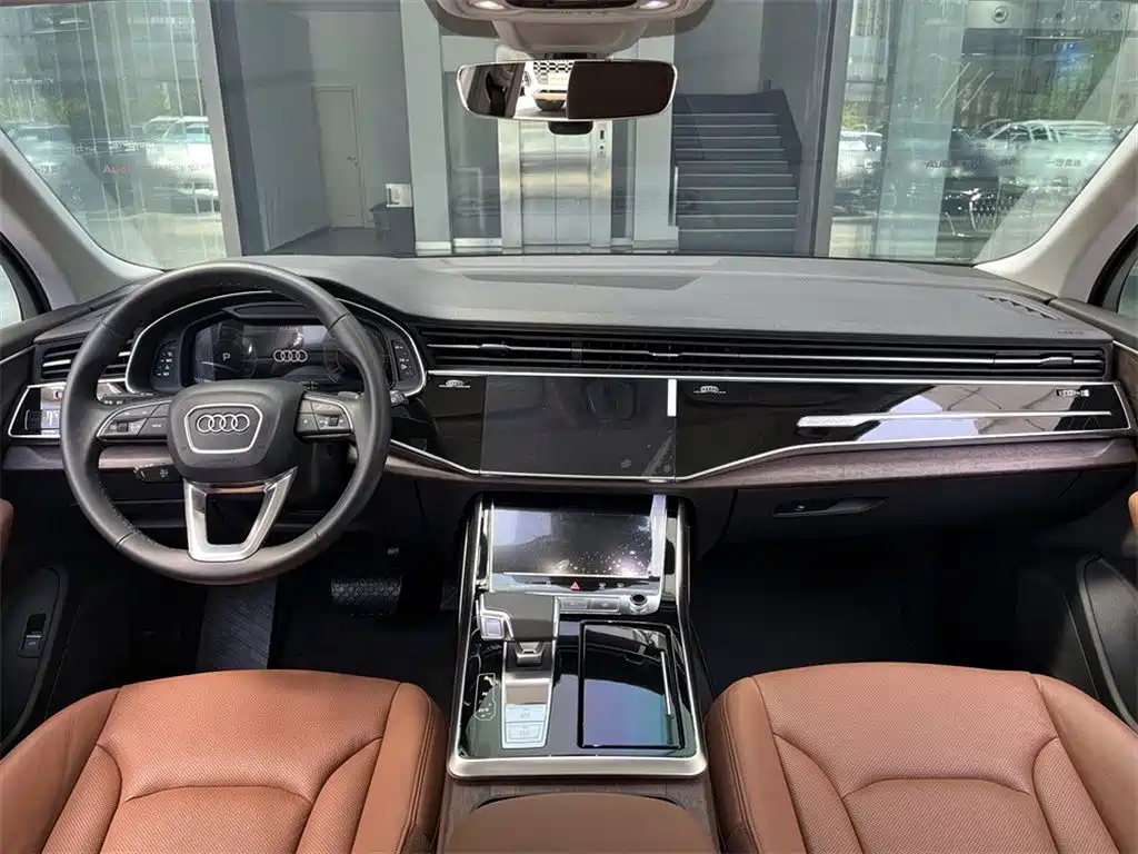 Audi Q7 2021 — фото 6