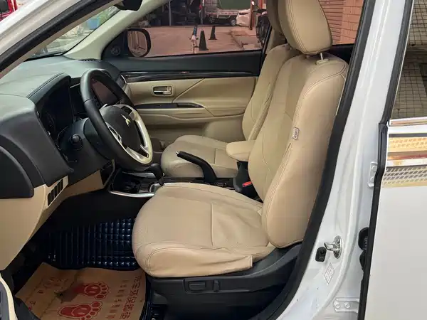 Mitsubishi Outlander 2018