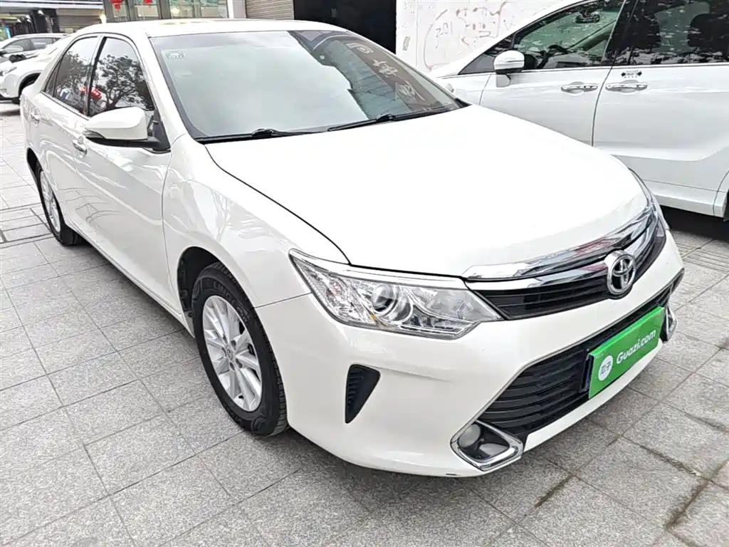 Toyota Camry 2017 — фото 4