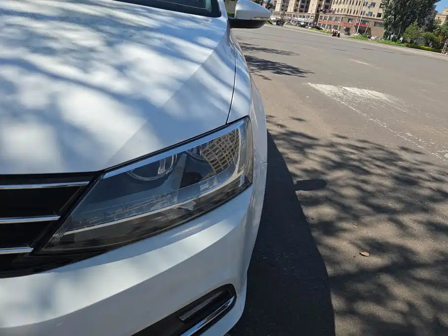 Volkswagen Sagitar 2019
