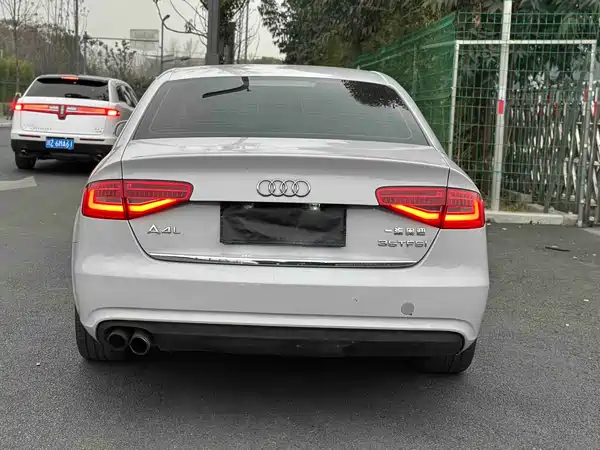 Audi A4L 2016