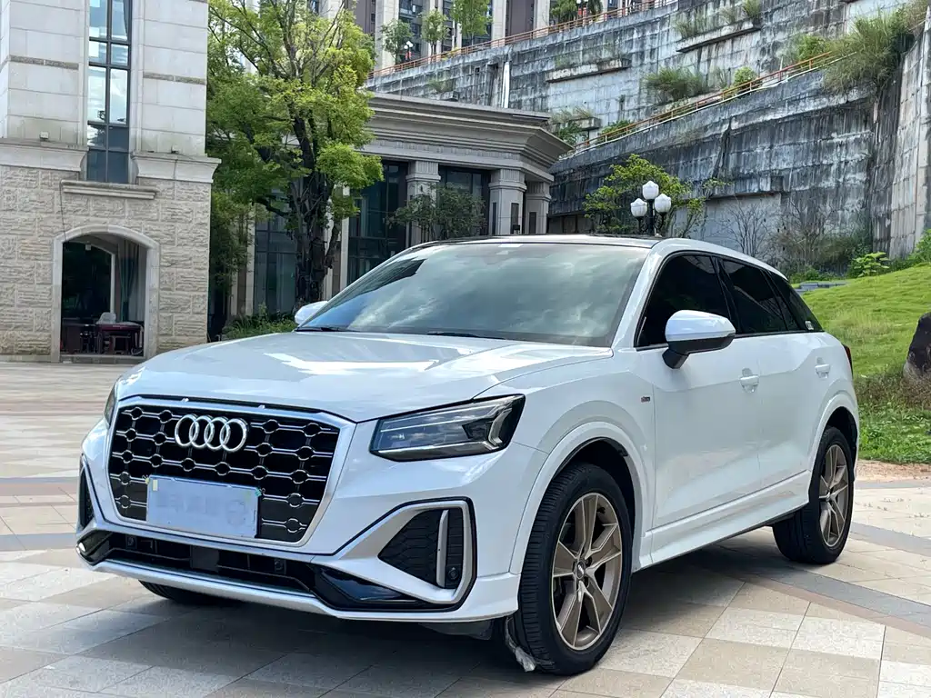 Audi Q2L 2022