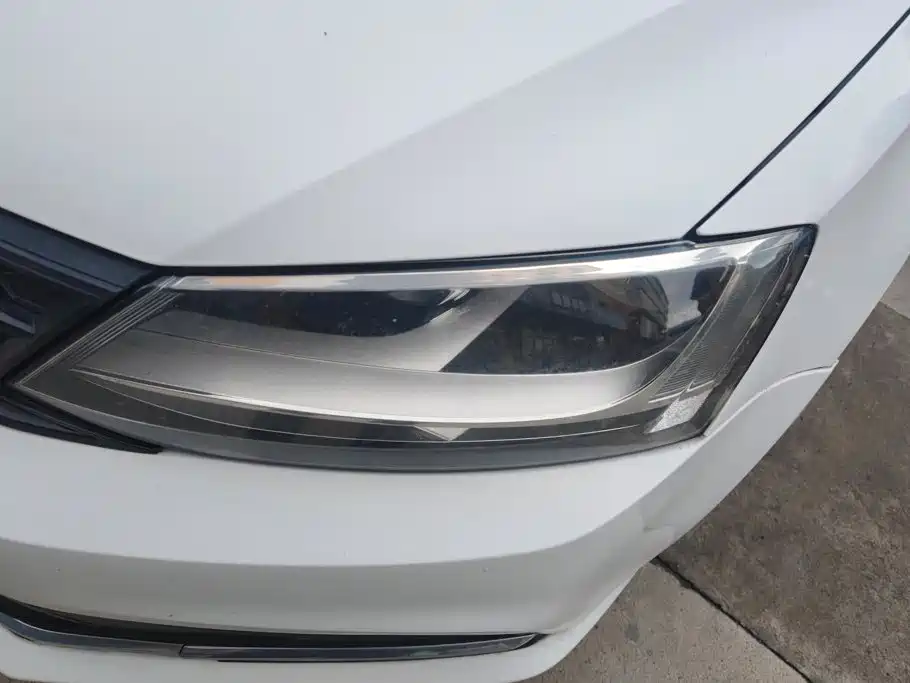 Volkswagen Sagitar 2019