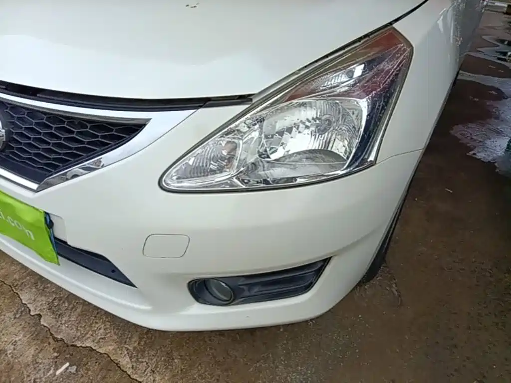 Nissan Tiida 2015 — фото 24