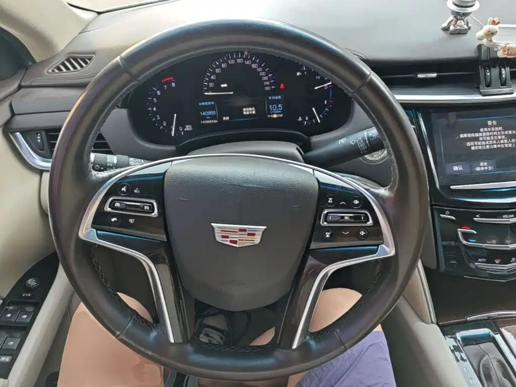 Cadillac XTS 2017 — фото 11
