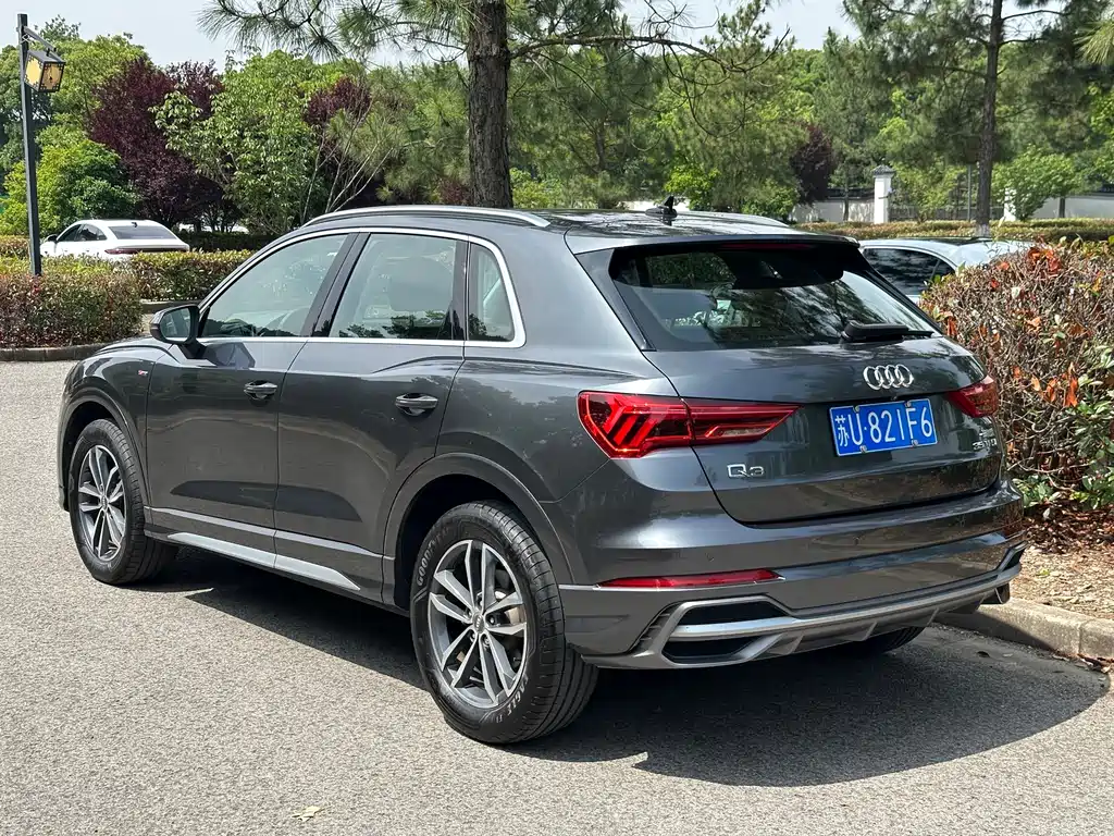 Audi Q3 2021 — фото 10