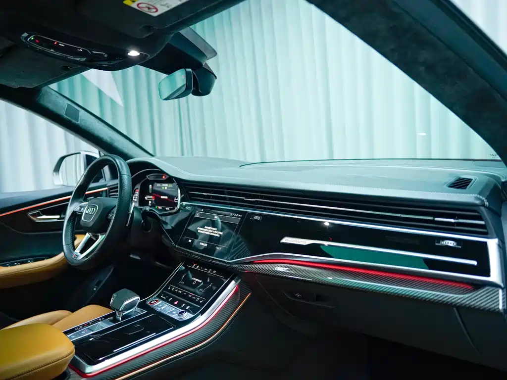 Audi RS Q8 2022 — фото 17