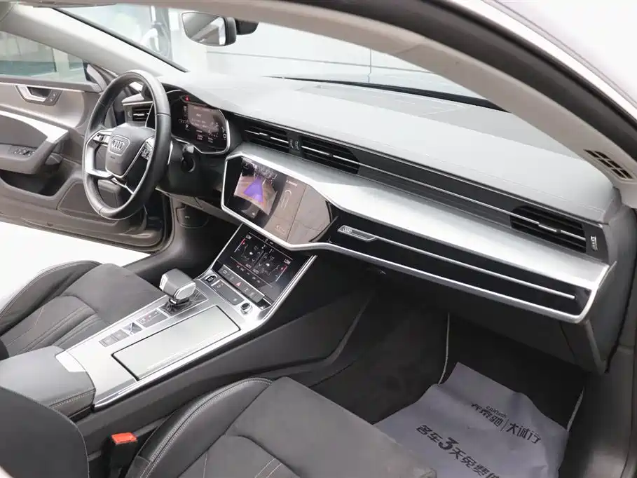 Audi A7L 2024 — фото 23