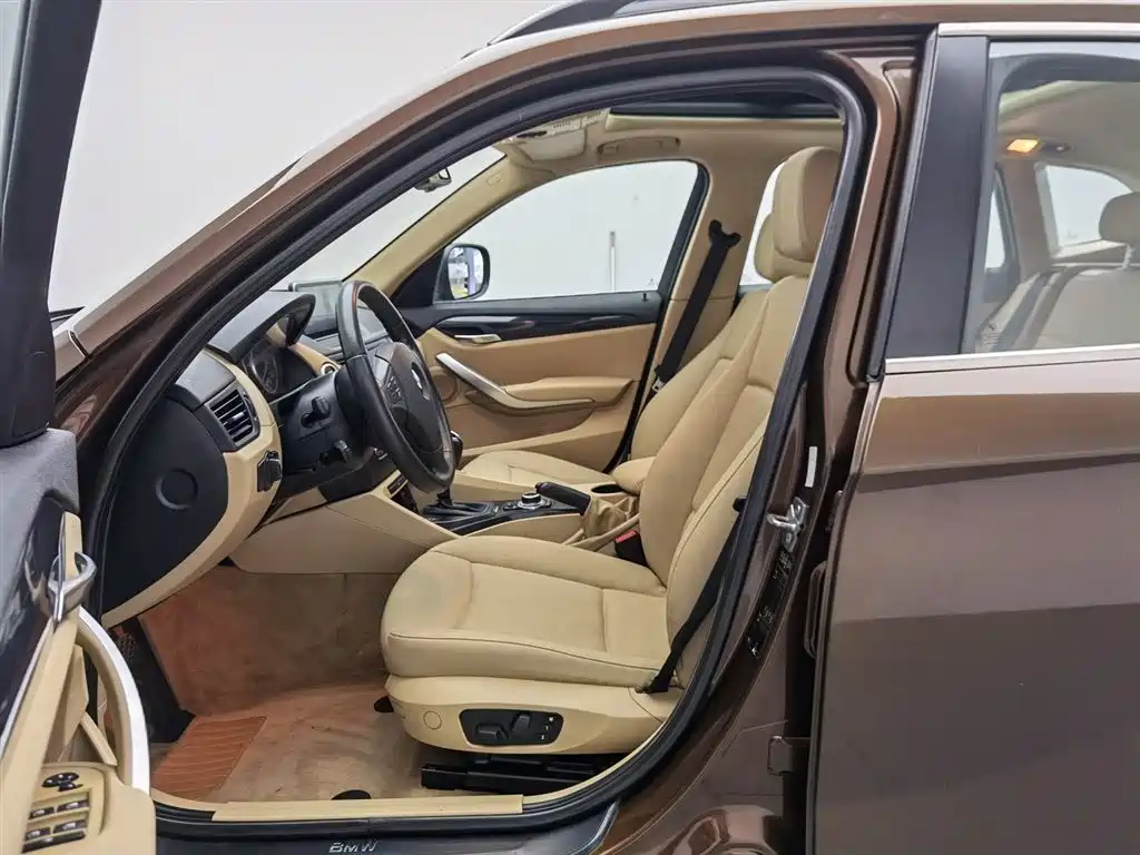 BMW X1 2012 — фото 10