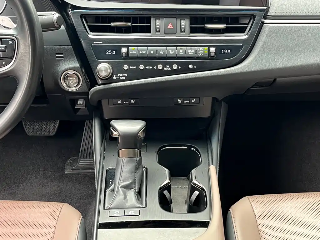 Lexus ES 2024 — фото 10