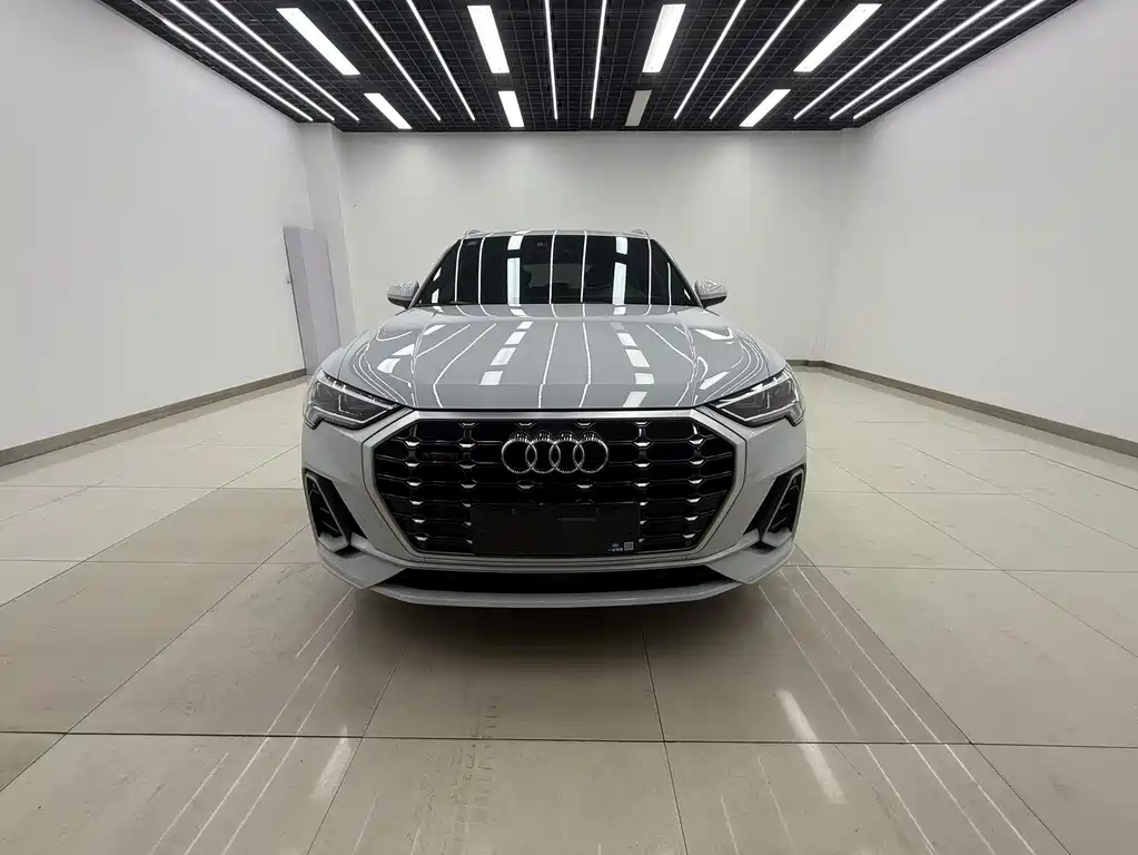 Audi Q3 2022 — фото 2