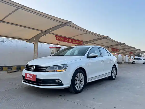 Volkswagen Sagitar 2016