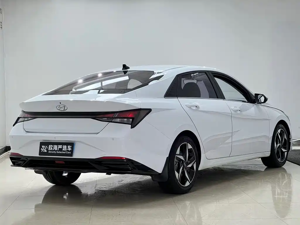 Hyundai Elantra 2023