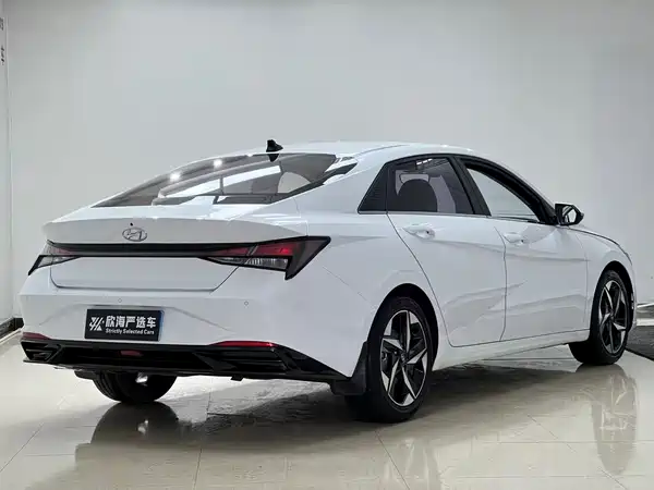 Hyundai Elantra 2023