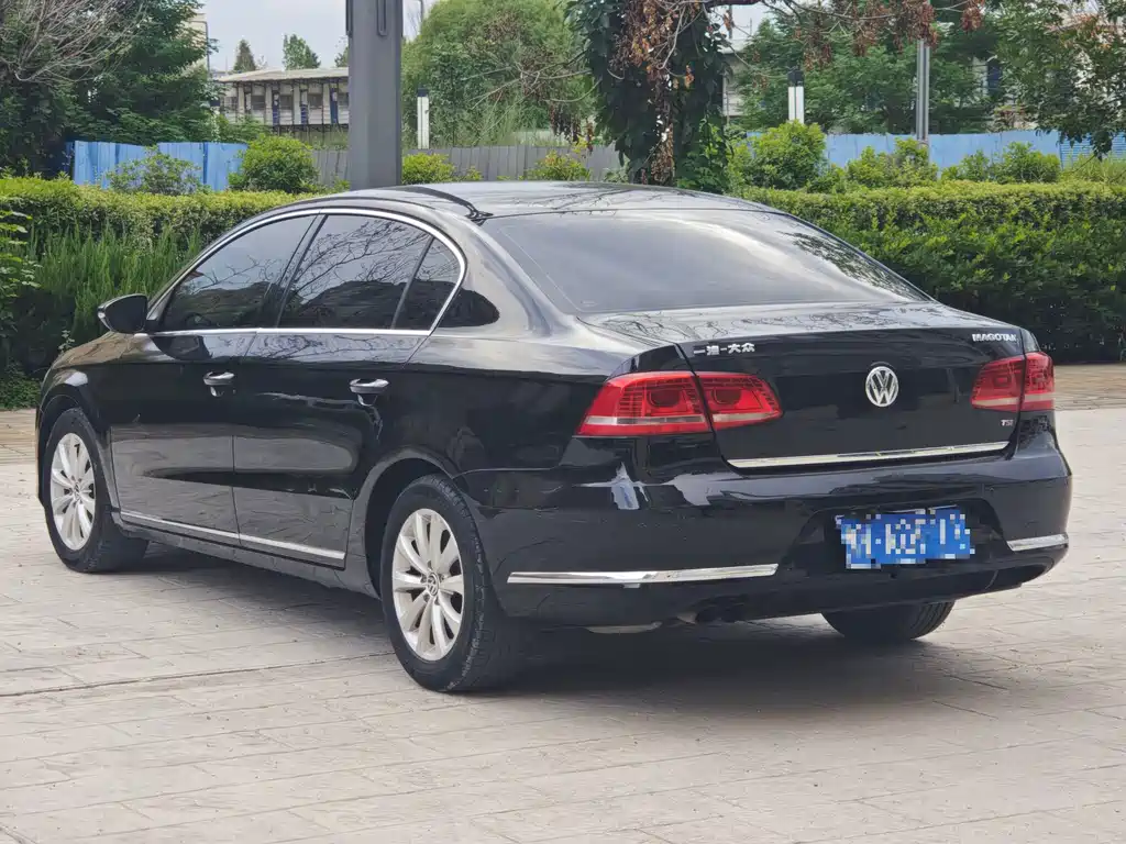 Volkswagen Magotan 2013