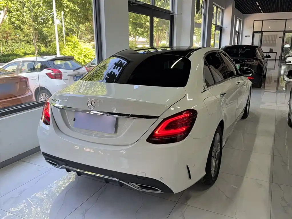 Mercedes-Benz C-Class 2022 — фото 6