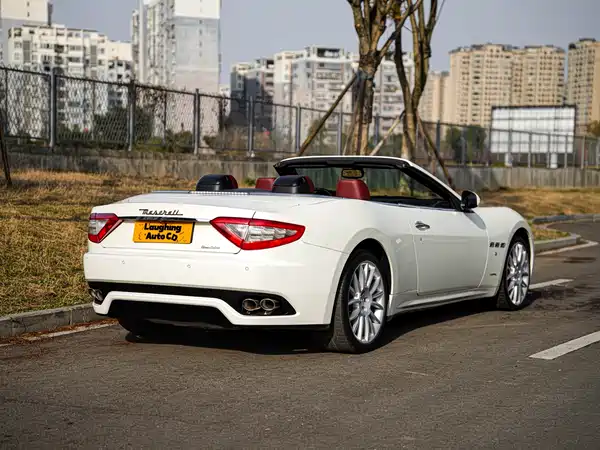 Maserati Grancabrio 2014