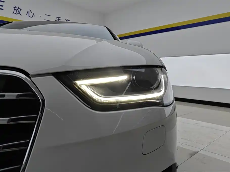 Audi A4L 2016