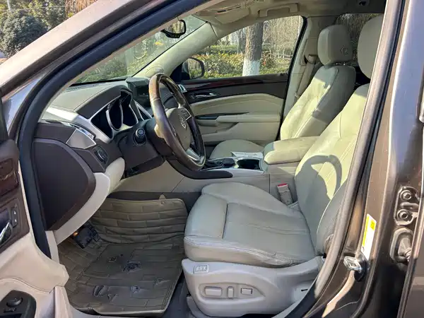 Cadillac SRX 2012
