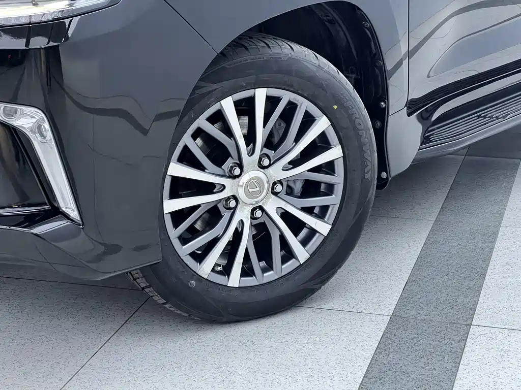 Lexus LX 2017 — фото 6