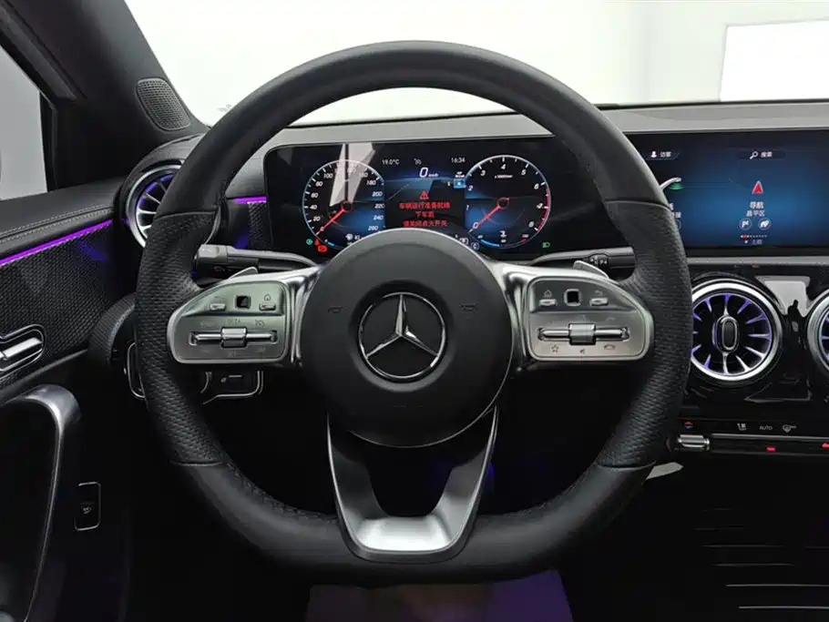 Mercedes-Benz A-Class 2023 — фото 15