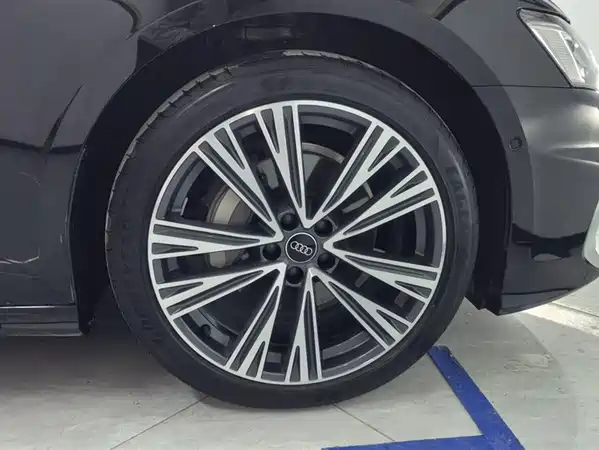Audi A6L 2025