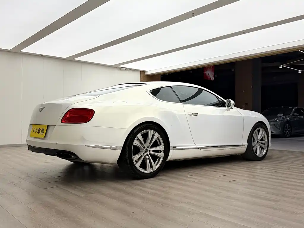 Bentley Continental 2012 — фото 7