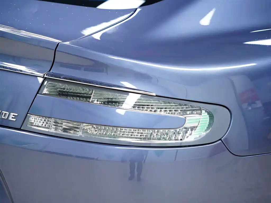 Aston Martin Rapide 2011 — фото 4