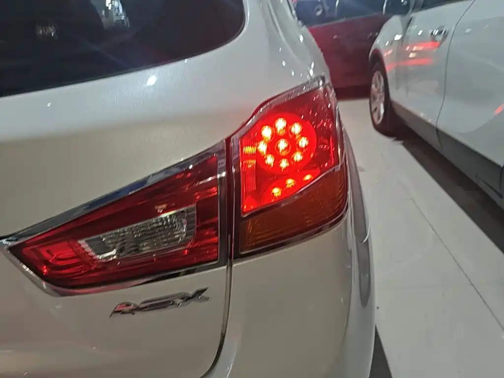 Mitsubishi Jinxuan ASX 2015 — фото 24