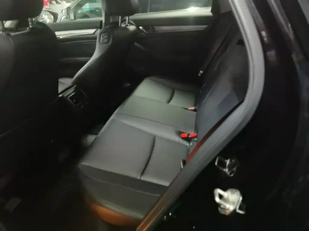 Honda Accord 2019 — фото 17