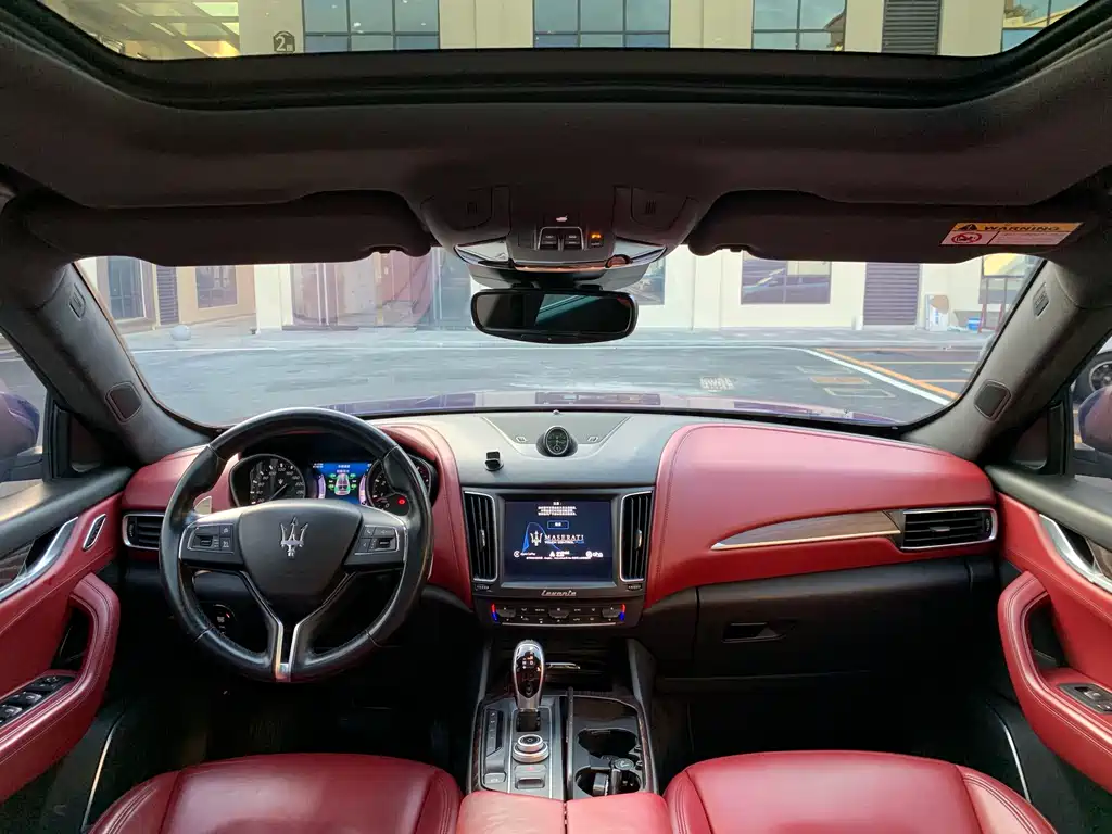 Maserati Levante 2018 — фото 32