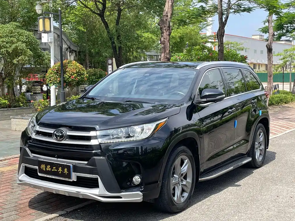 Toyota Highlander 2019 — фото 1