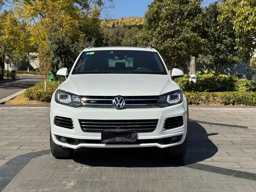 Volkswagen Touareg 2013 — фото 2