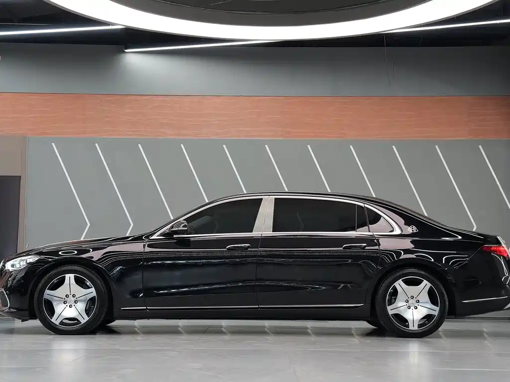 Mercedes-Benz Maybach S-Class 2025