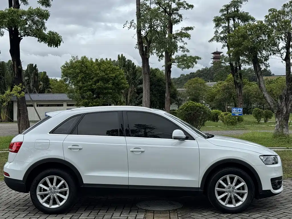 Audi Q3 2015 — фото 8