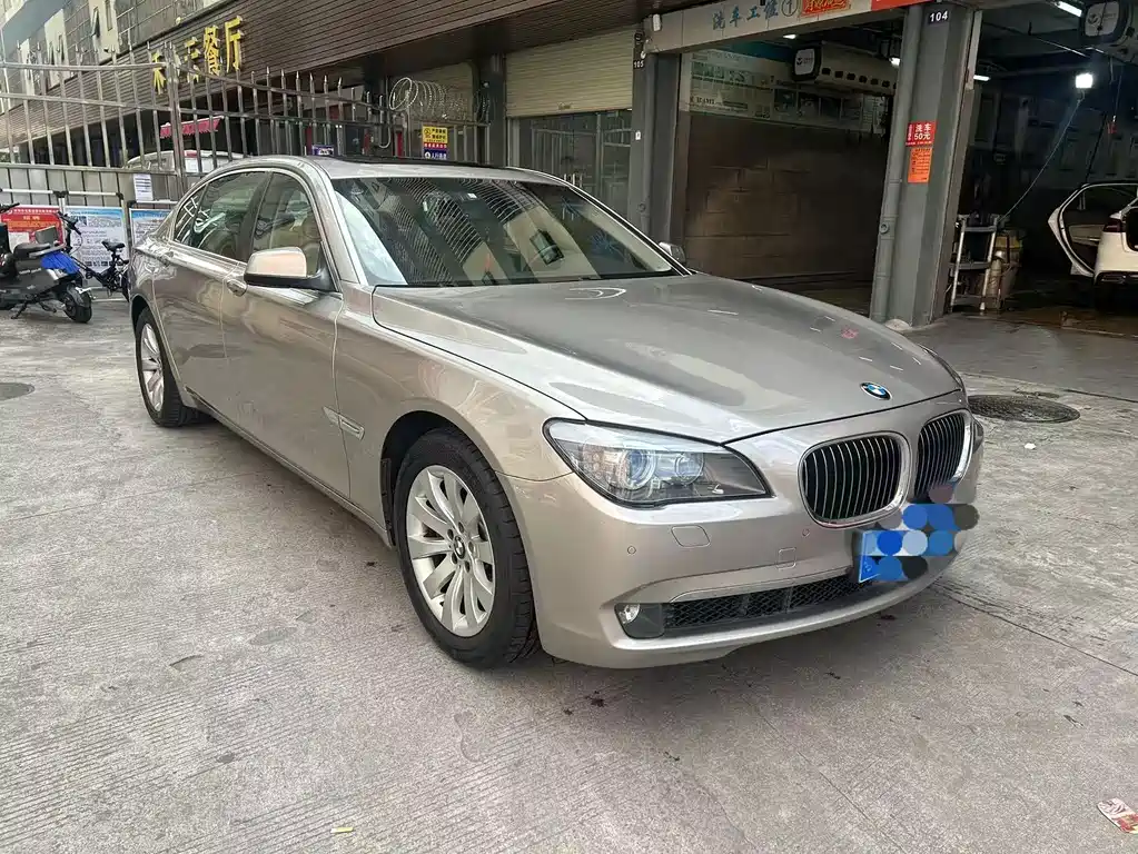 BMW 7 Series 2009 — фото 2