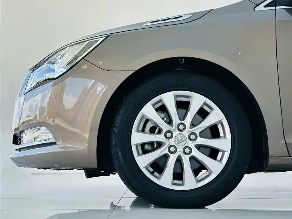 Buick LaCrosse 2015 — фото 8