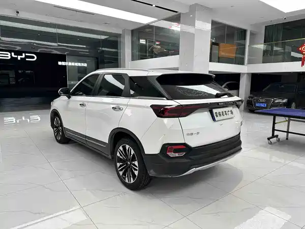 Bestune T77 2021