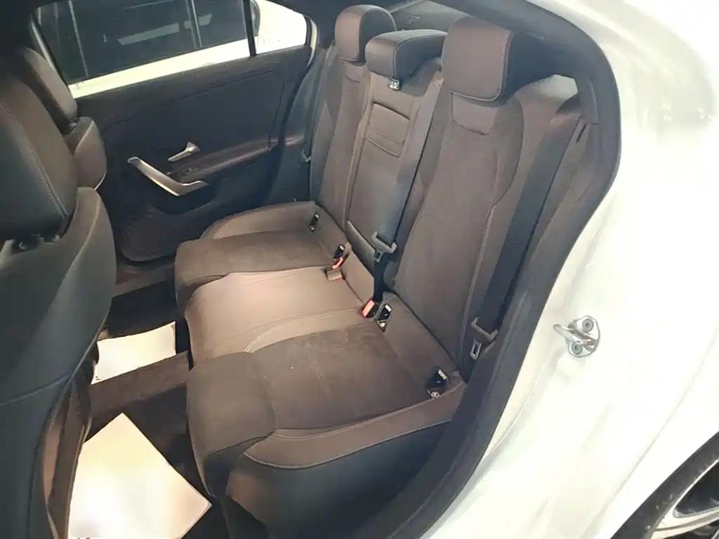 Mercedes-Benz A-Class 2023 — фото 17
