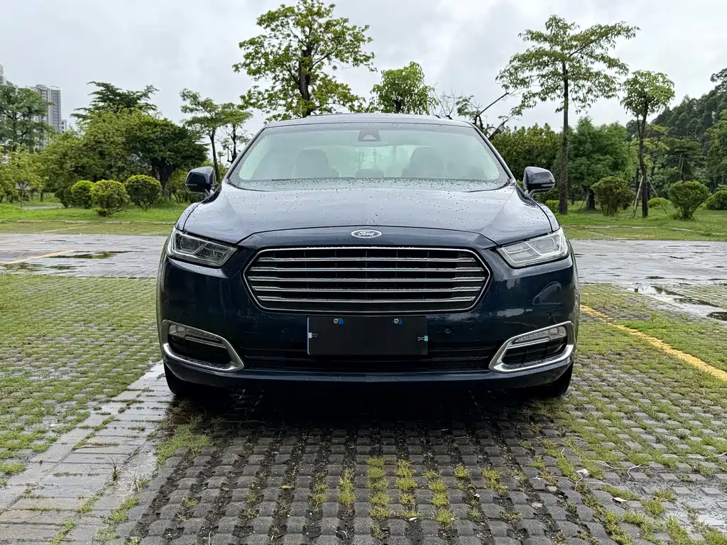 Ford Taurus 2018 — фото 2