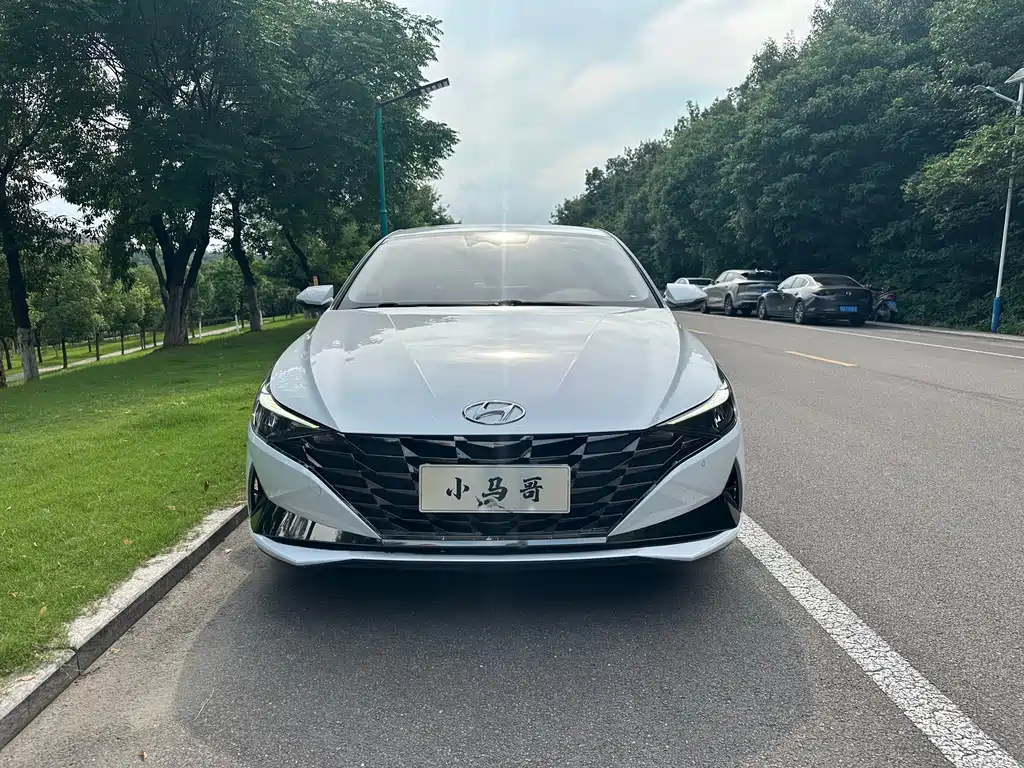 Hyundai Elantra 2023