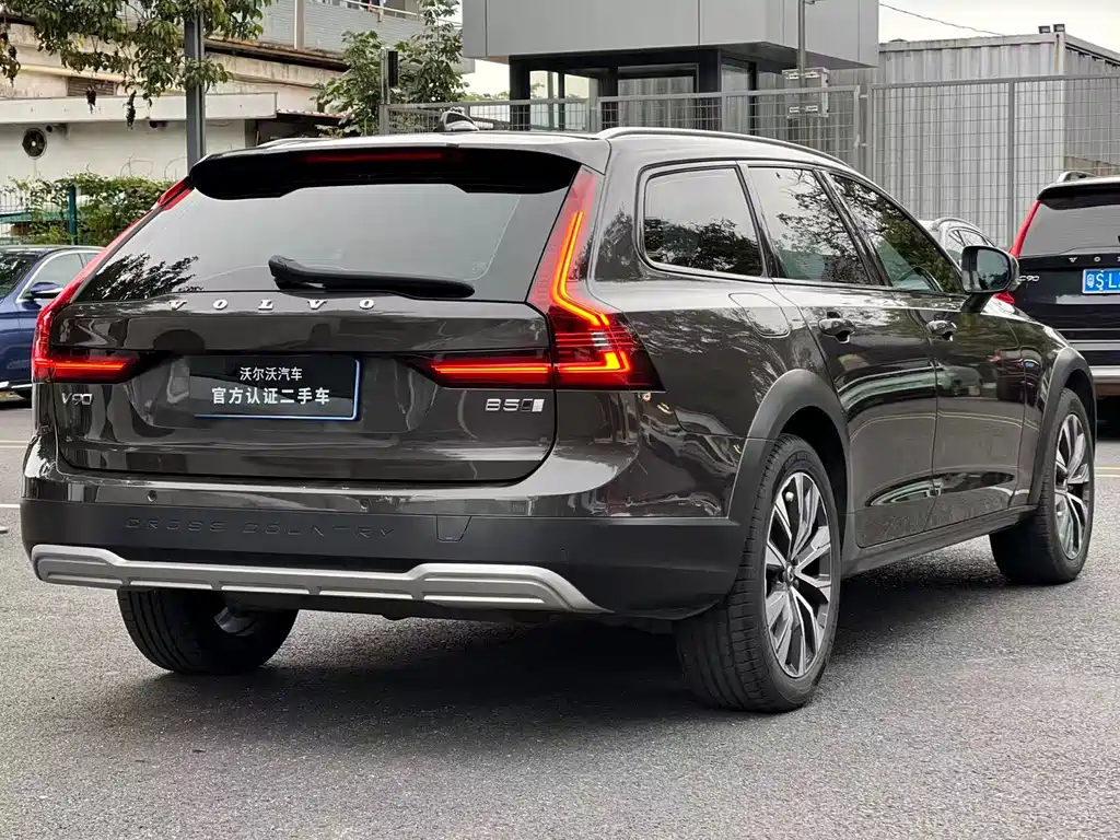 Volvo V90 2022 — фото 11