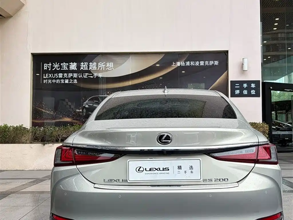 Lexus ES 2019 — фото 4