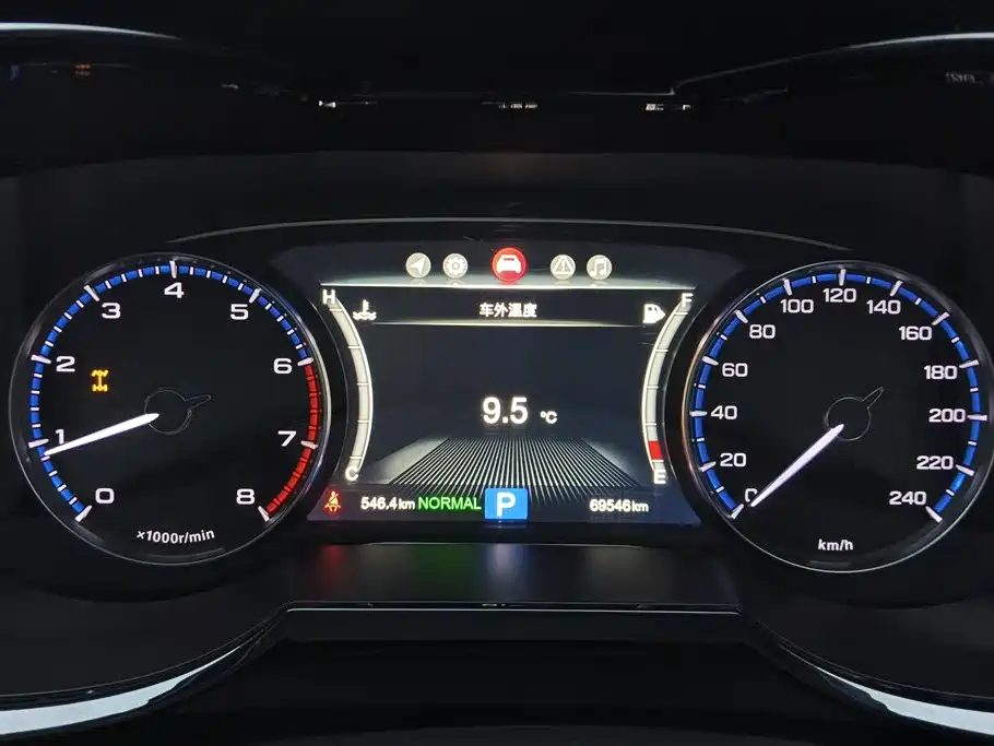 GAC Motor Trumpchi GS8 2018 — фото 14
