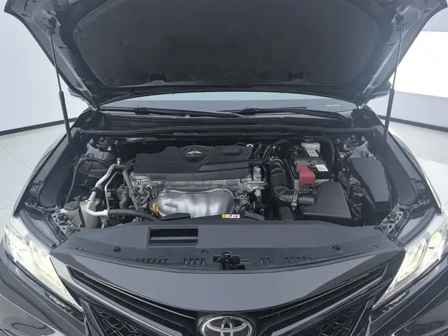 Toyota Camry 2019 — фото 10