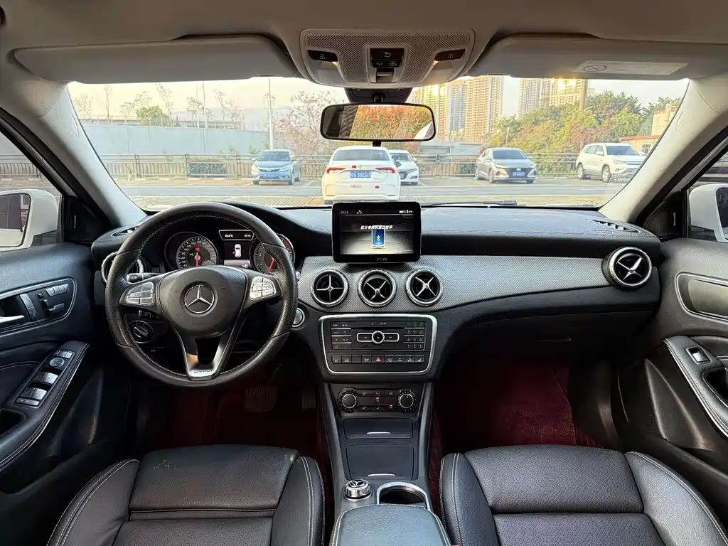 Mercedes-Benz GLA 2017 — фото 13