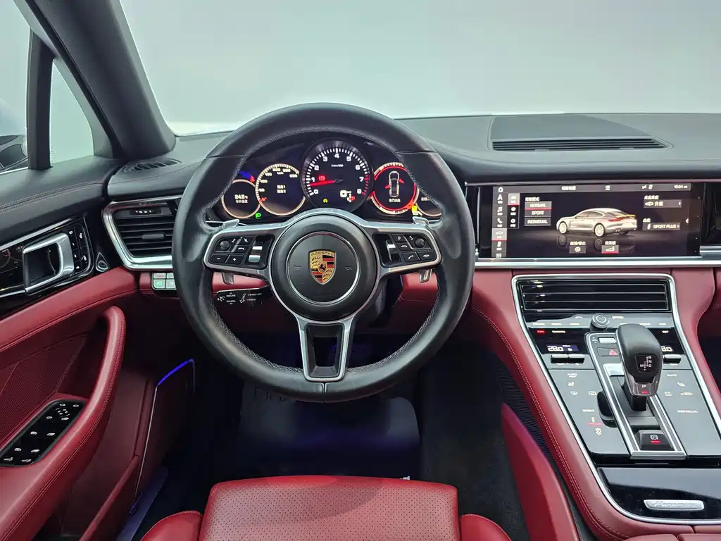 Porsche Panamera 2017 — фото 24
